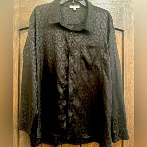 Worn once black satin leopards print shirt